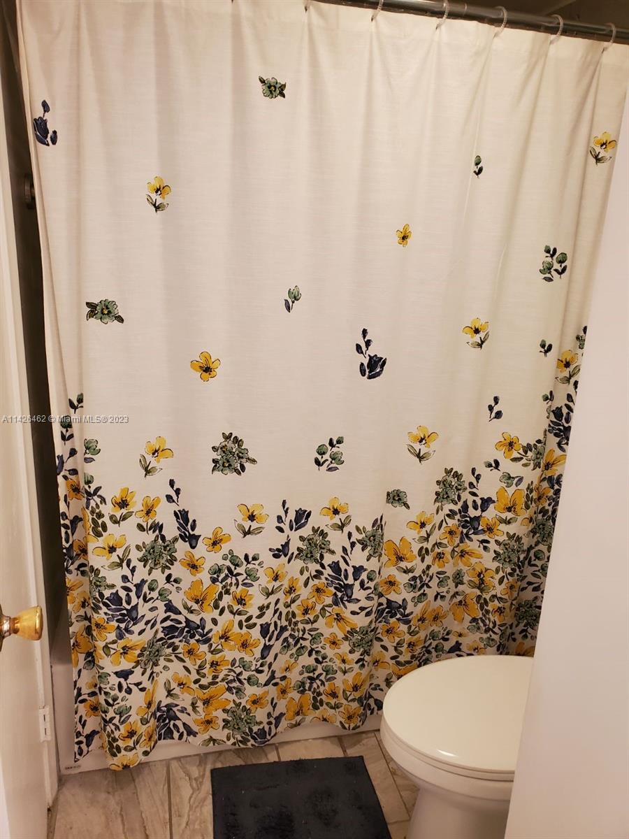 3725 NE 169th St # 408