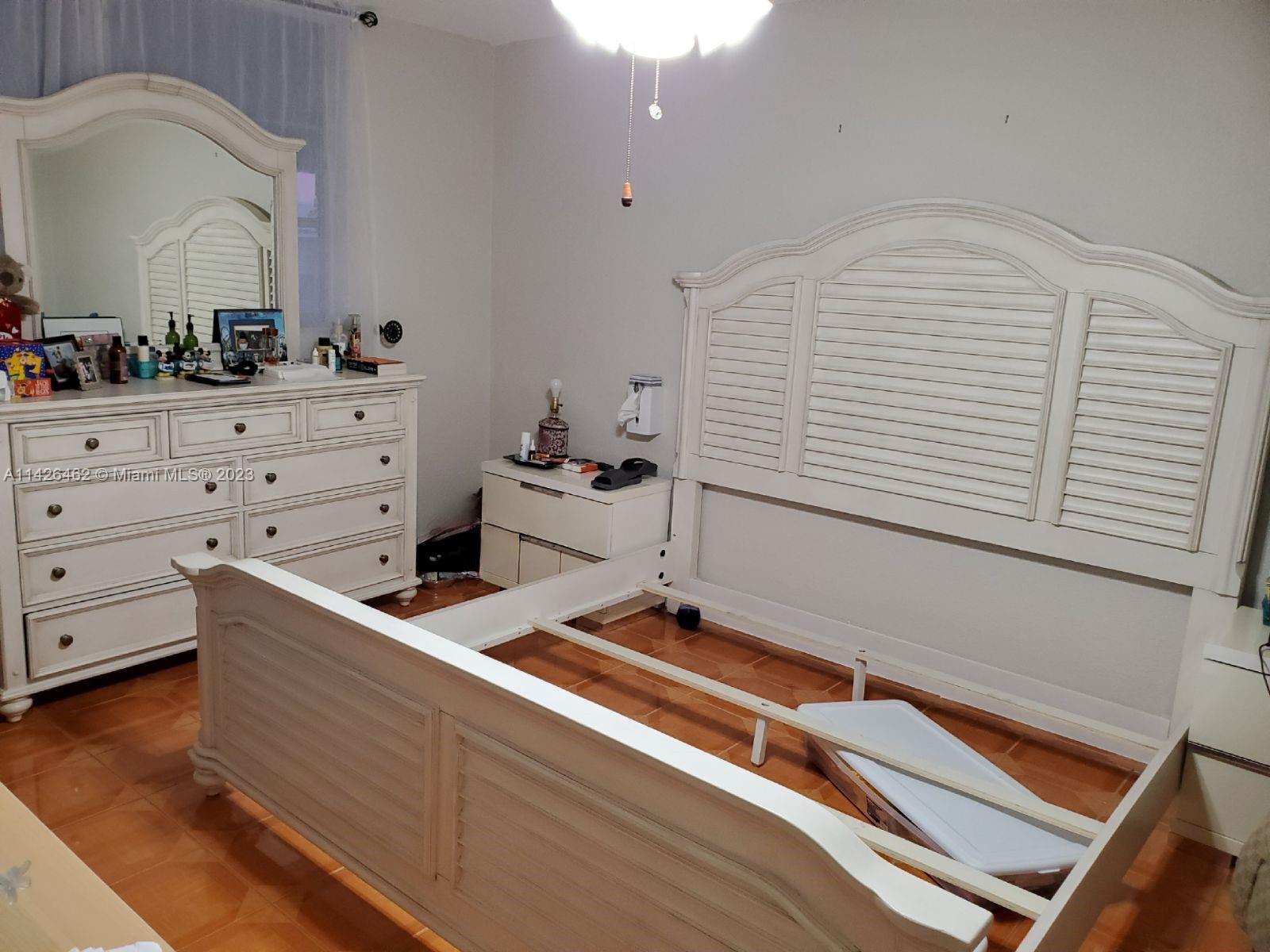 3725 NE 169th St # 408