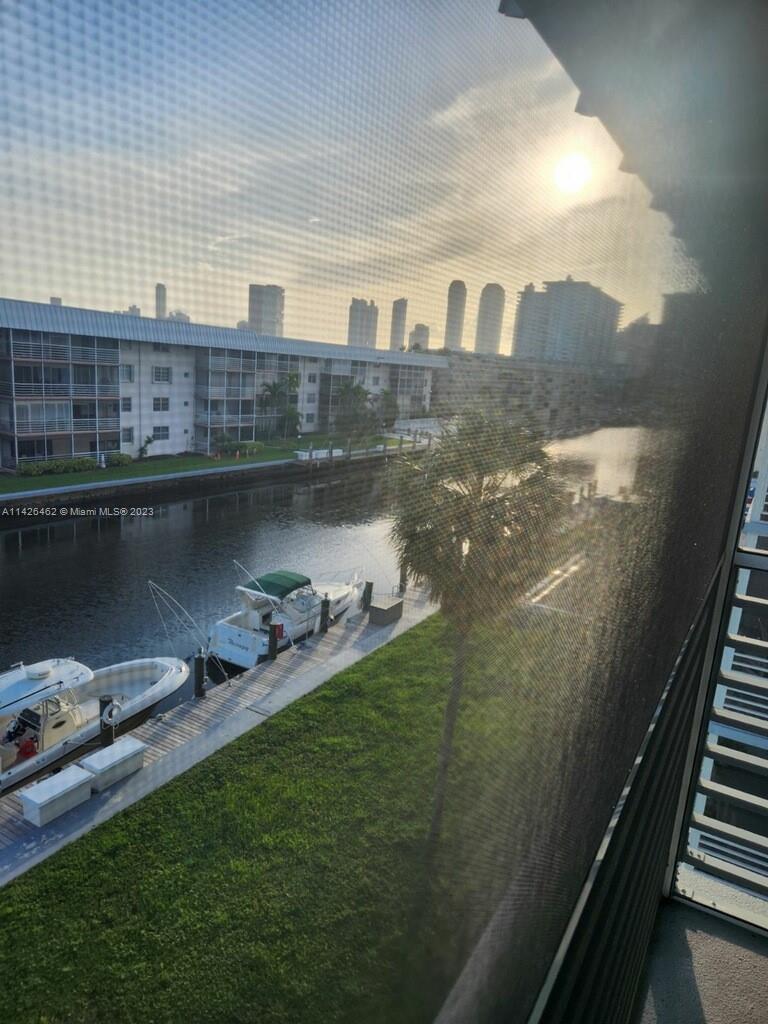 3725 NE 169th St # 408