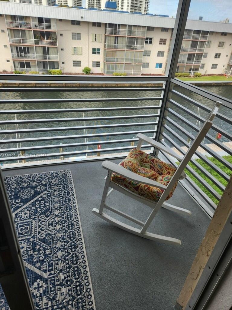 3725 NE 169th St # 408