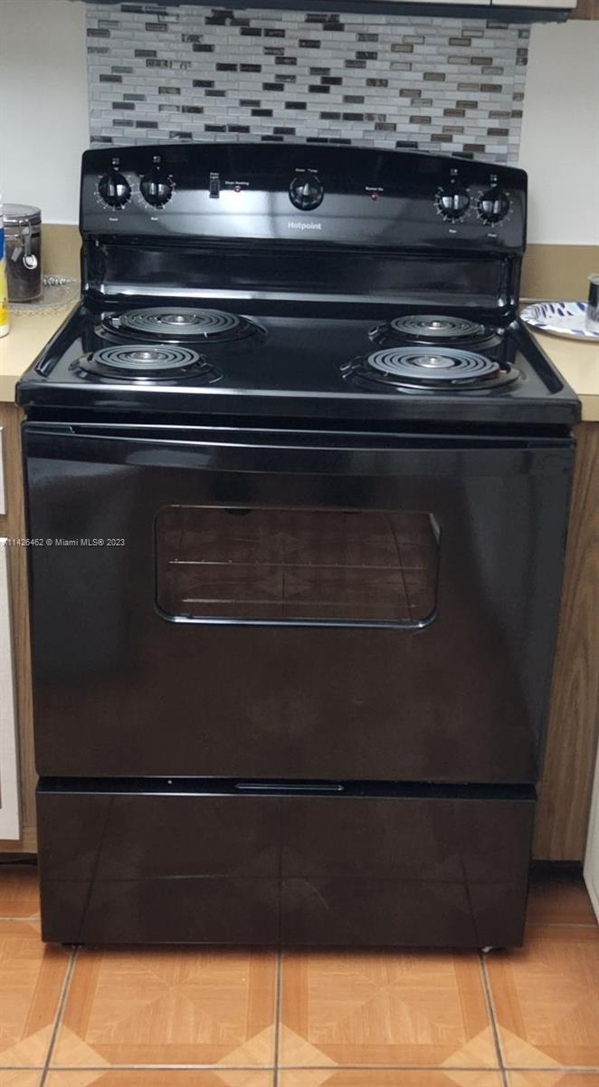 3725 NE 169th St # 408