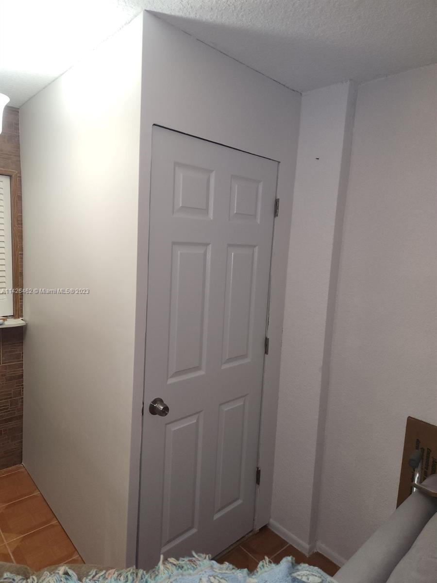 3725 NE 169th St # 408