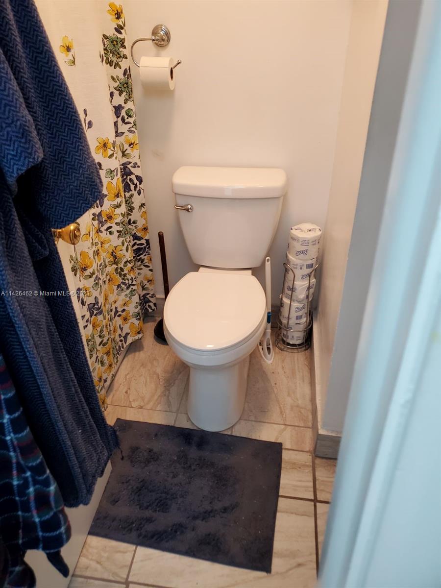 3725 NE 169th St # 408