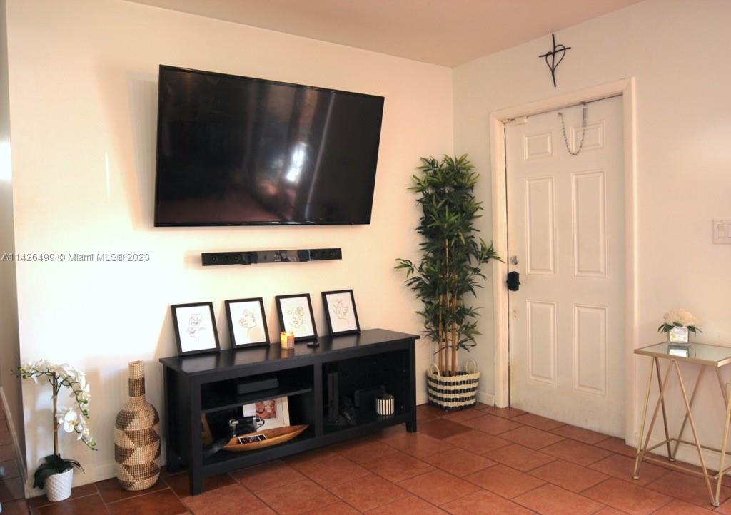 18240 Mediterranean Blvd # 11 Unit: 1-11