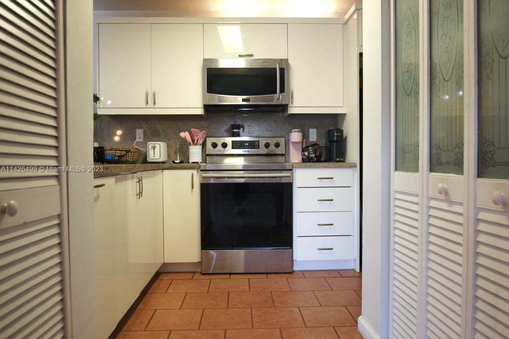 18240 Mediterranean Blvd # 11 Unit: 1-11