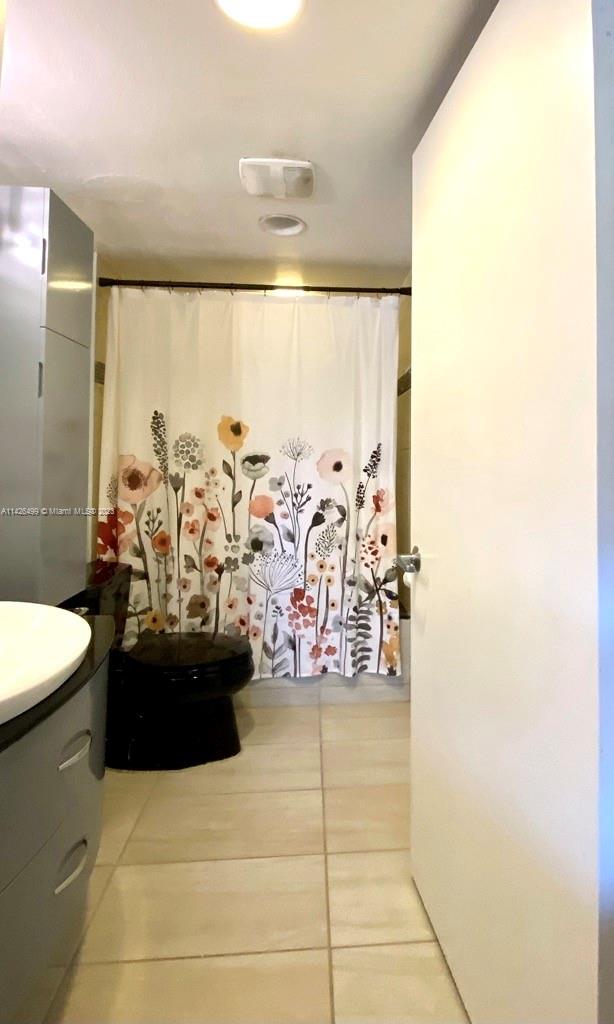 18240 Mediterranean Blvd # 11 Unit: 1-11