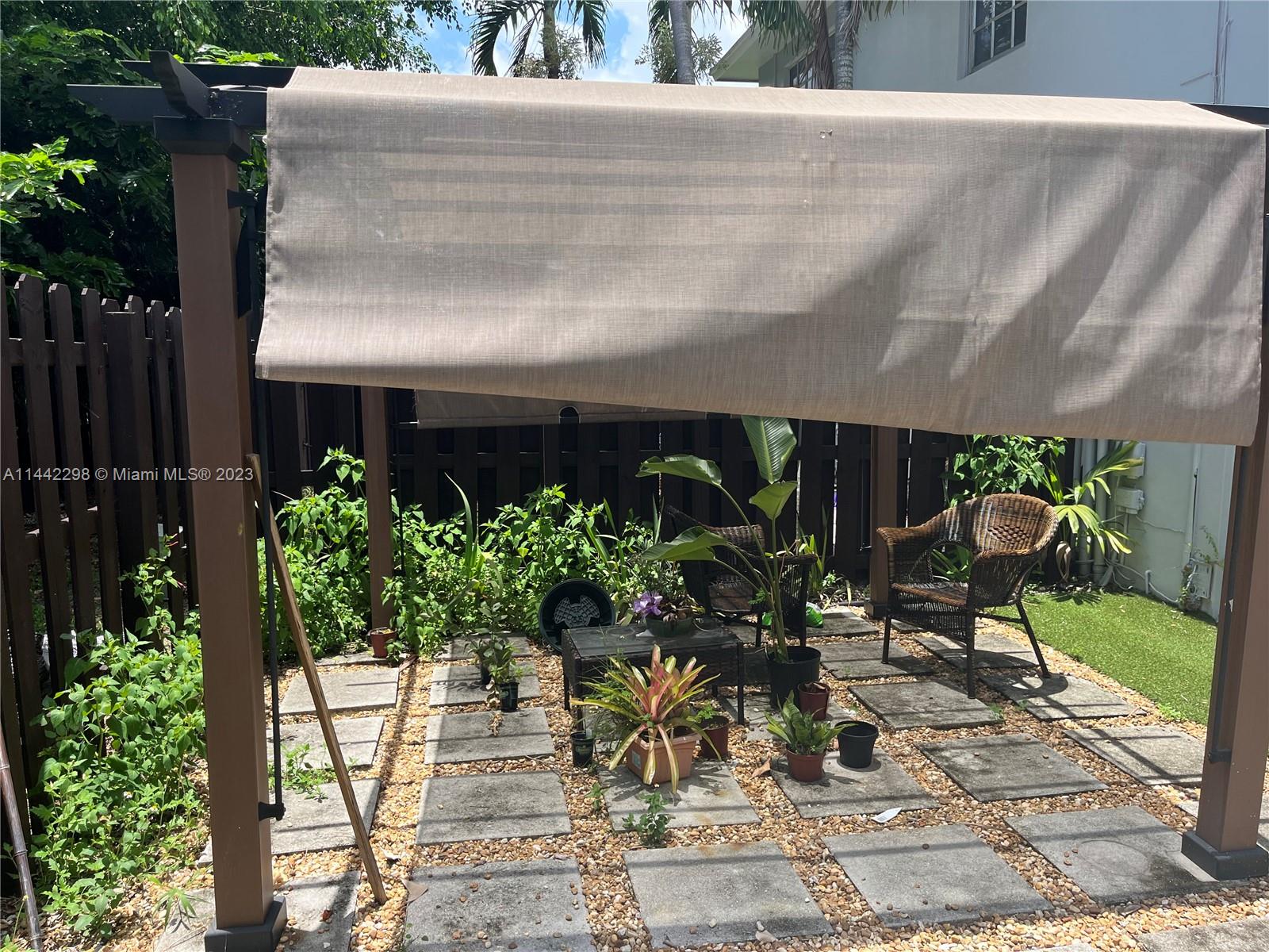 8030 SW 18th Pl # 11 Unit: 3-11