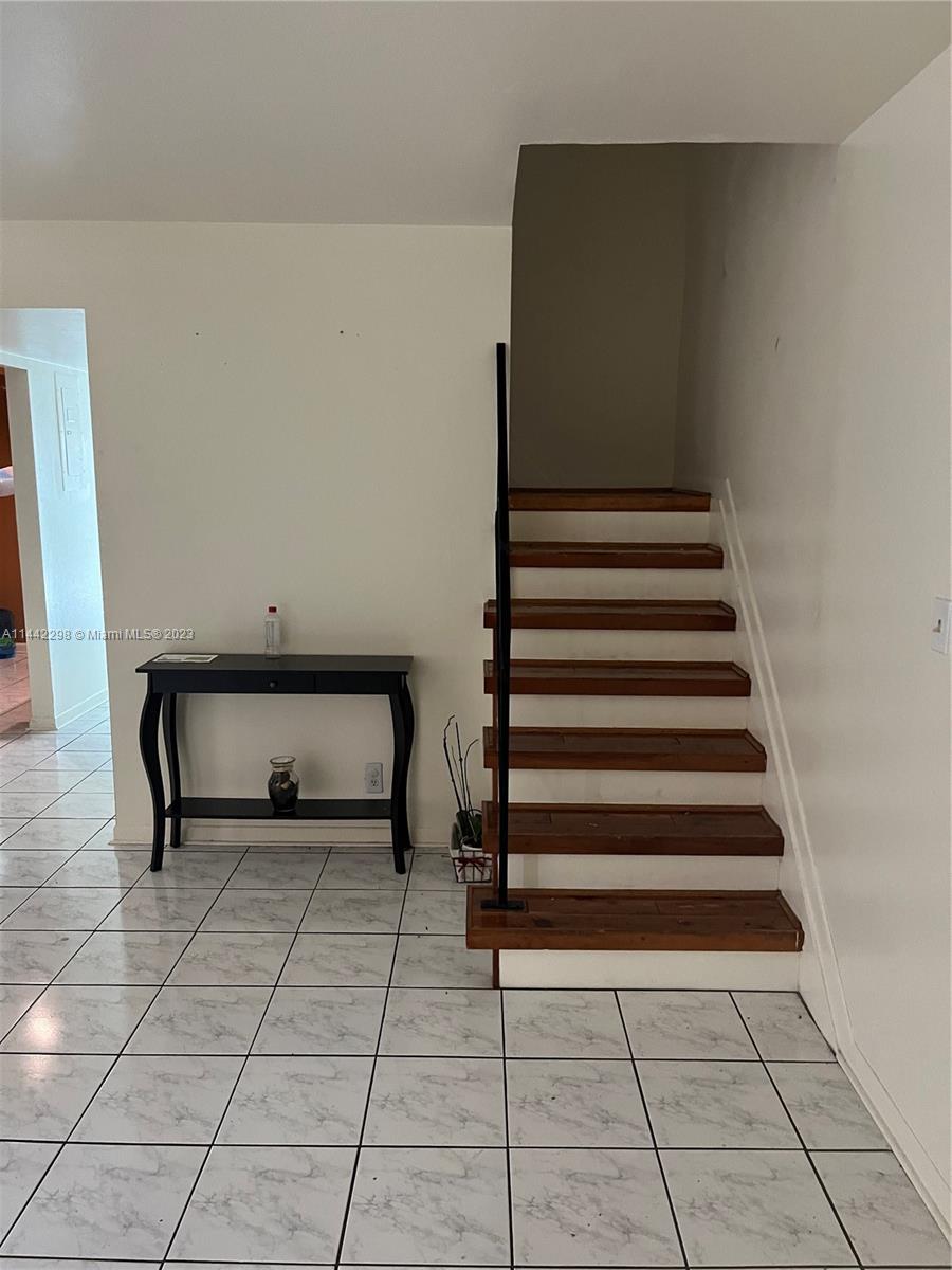 8030 SW 18th Pl # 11 Unit: 3-11