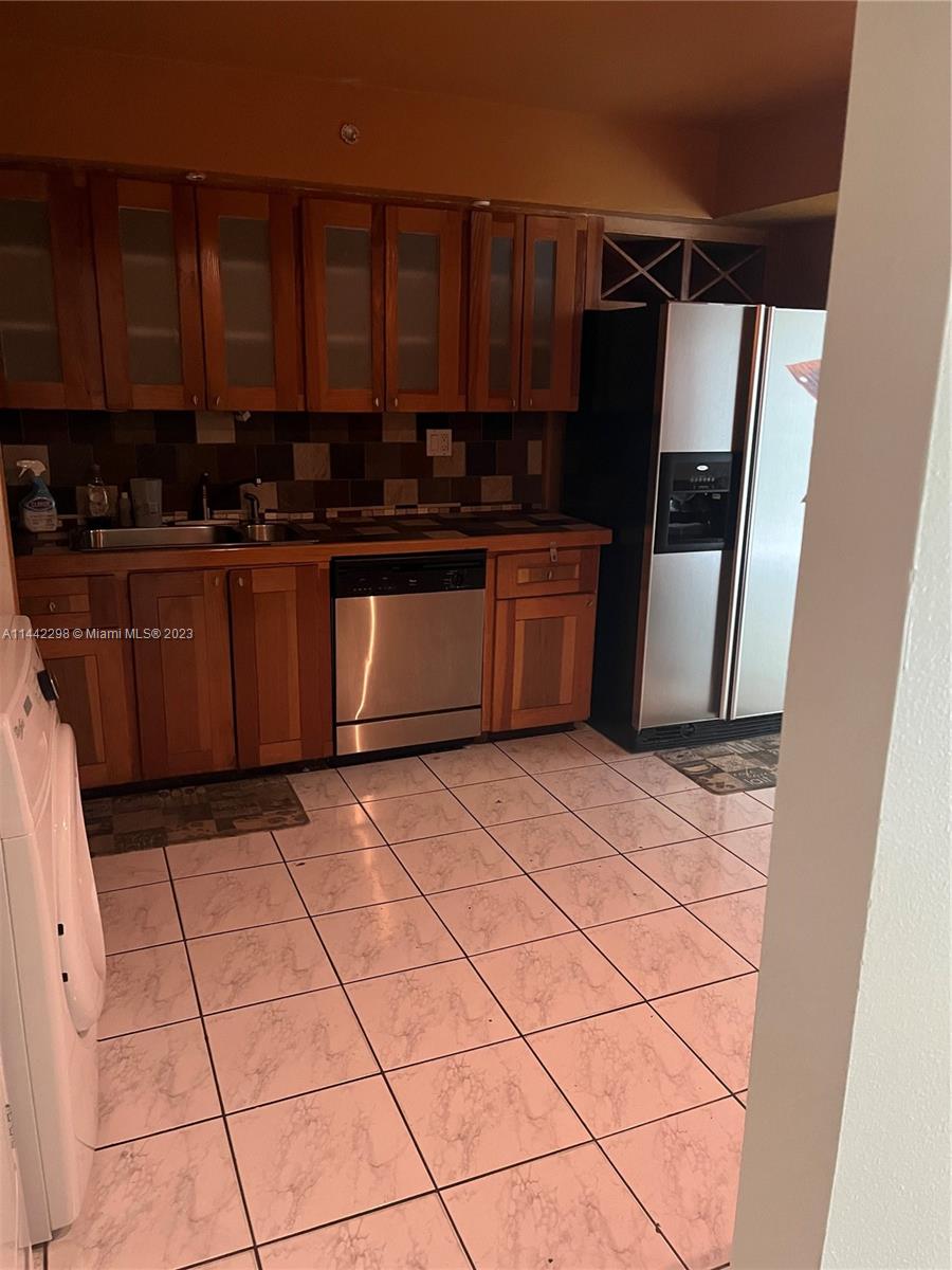 8030 SW 18th Pl # 11 Unit: 3-11