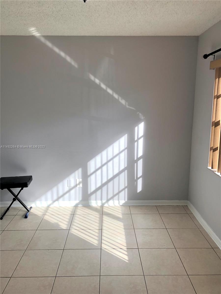 18360 Mediterranean Blvd # 26 Unit: 2-26