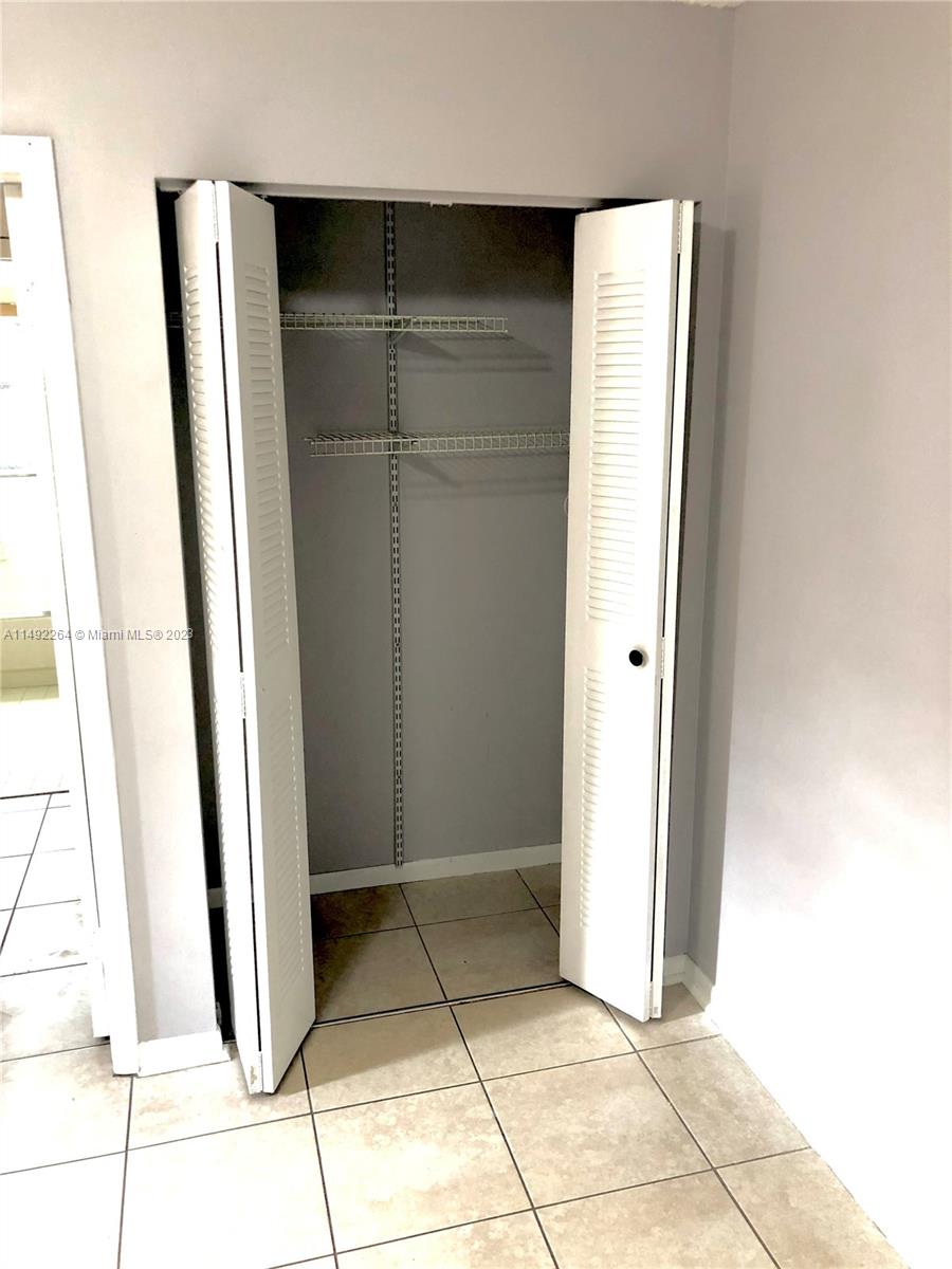 18360 Mediterranean Blvd # 26 Unit: 2-26