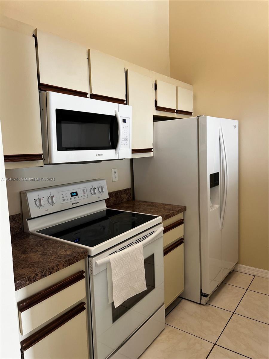 18210 Mediterranean Blvd # 20 Unit: 8-20