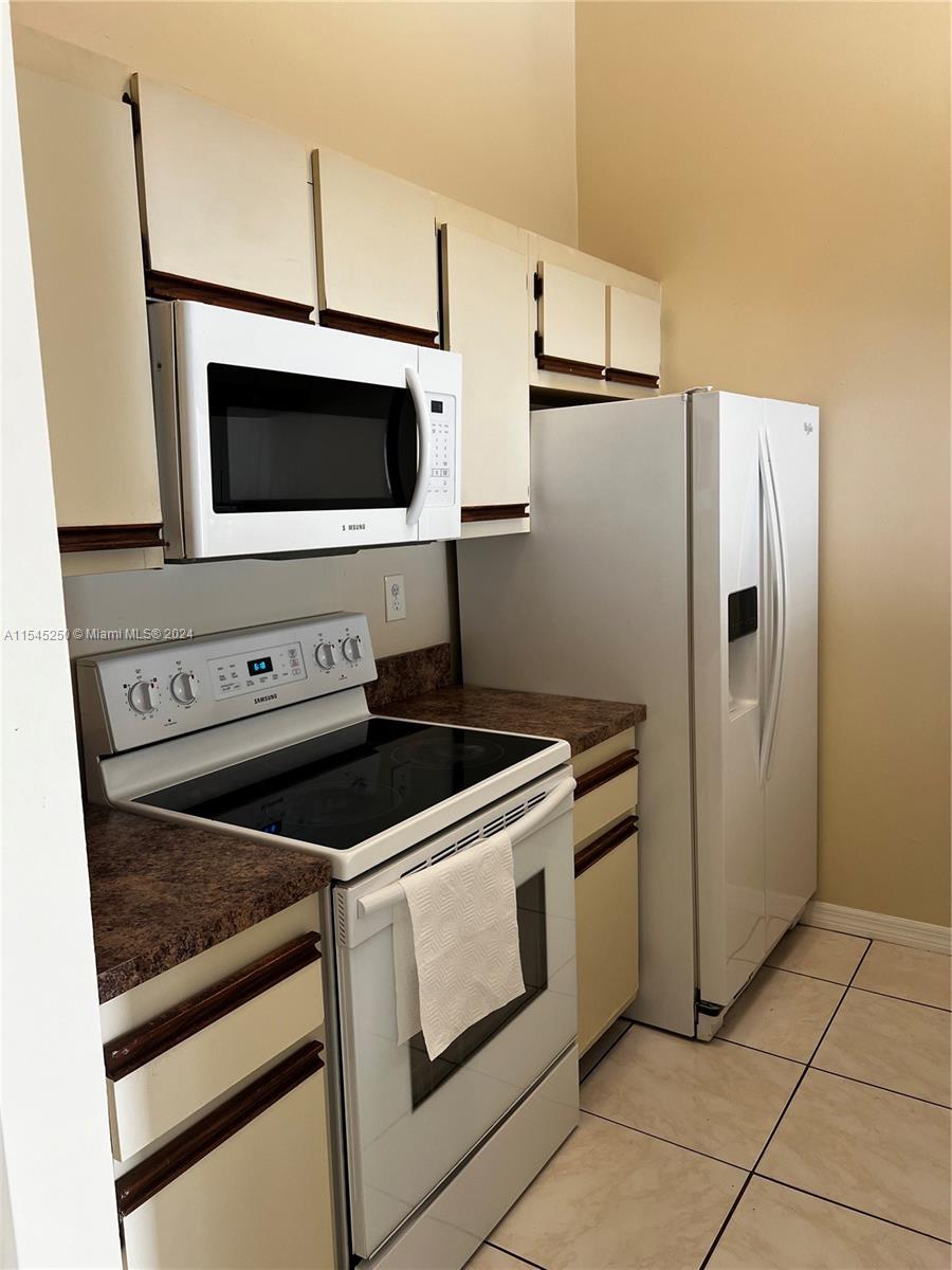 18210 Mediterranean Blvd # 20 Unit: 8-20