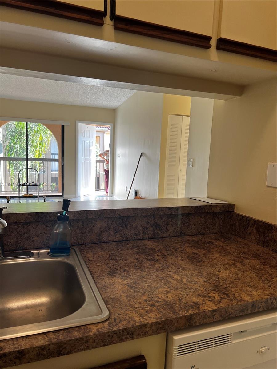 18210 Mediterranean Blvd # 20 Unit: 8-20