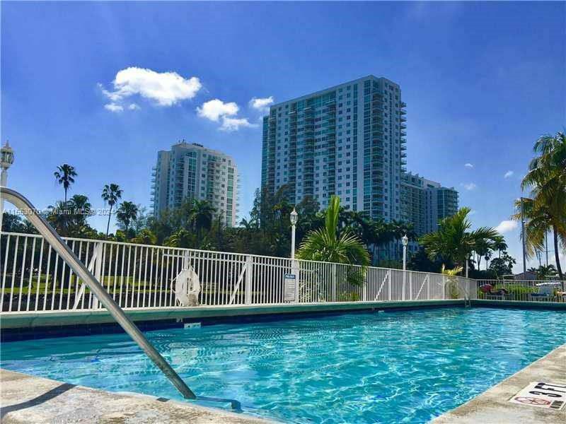 1740 NW N River Dr # 624