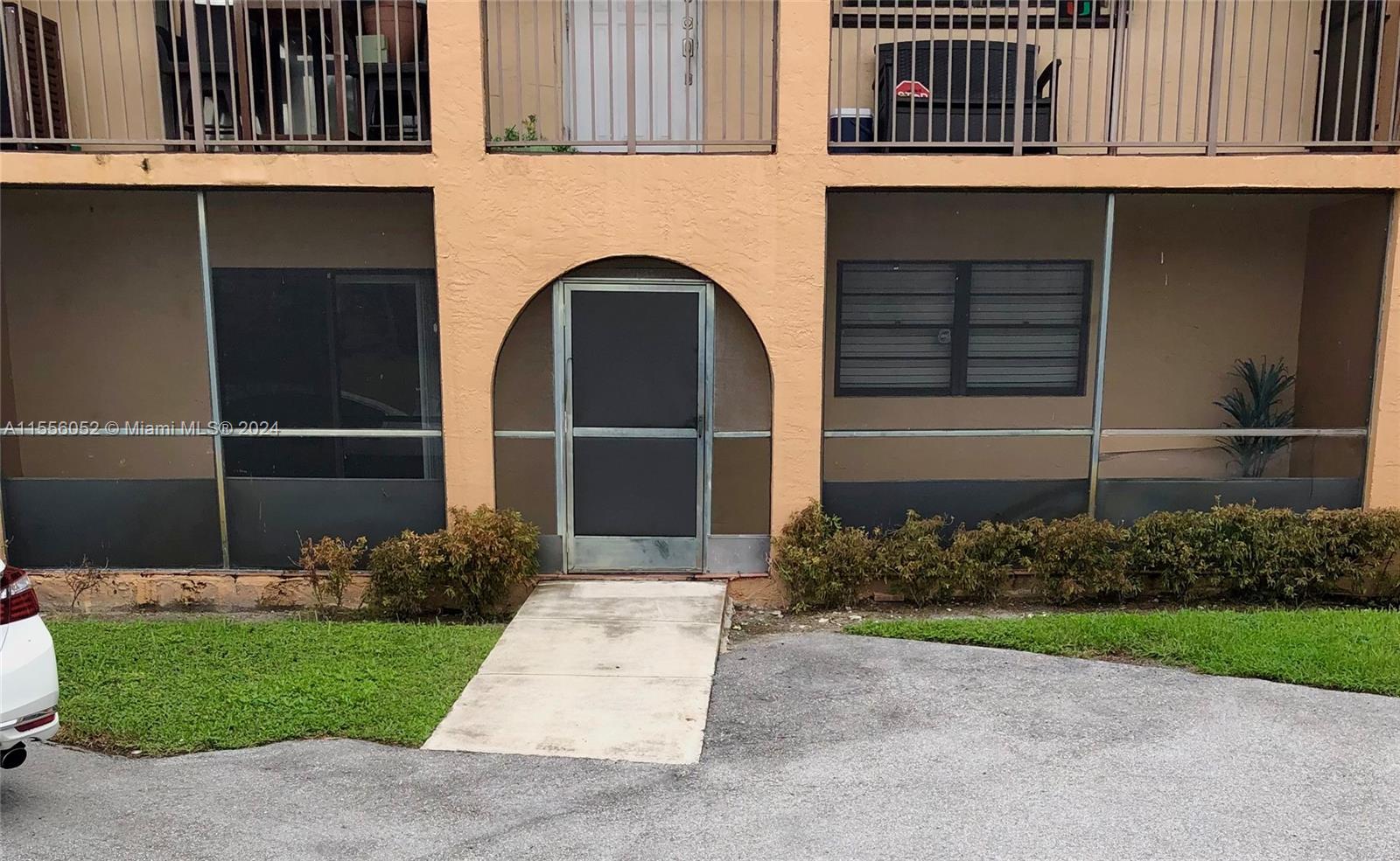 18240 Mediterranean Blvd # 11 Unit: 1-11