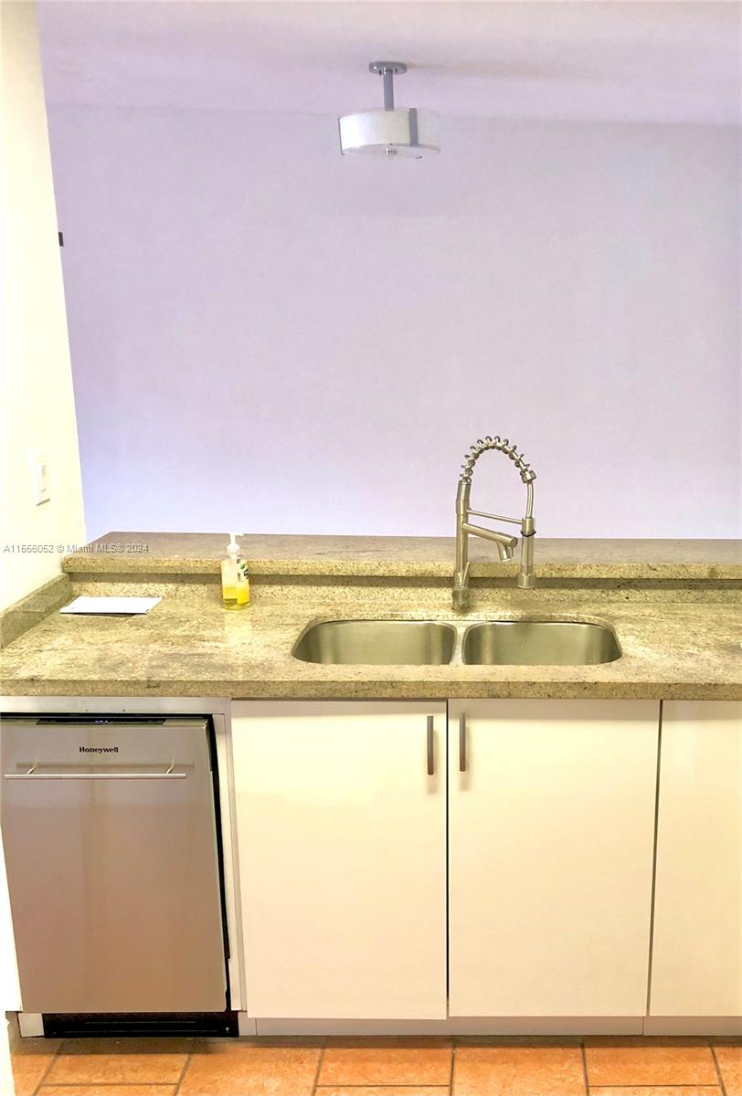 18240 Mediterranean Blvd # 11 Unit: 1-11