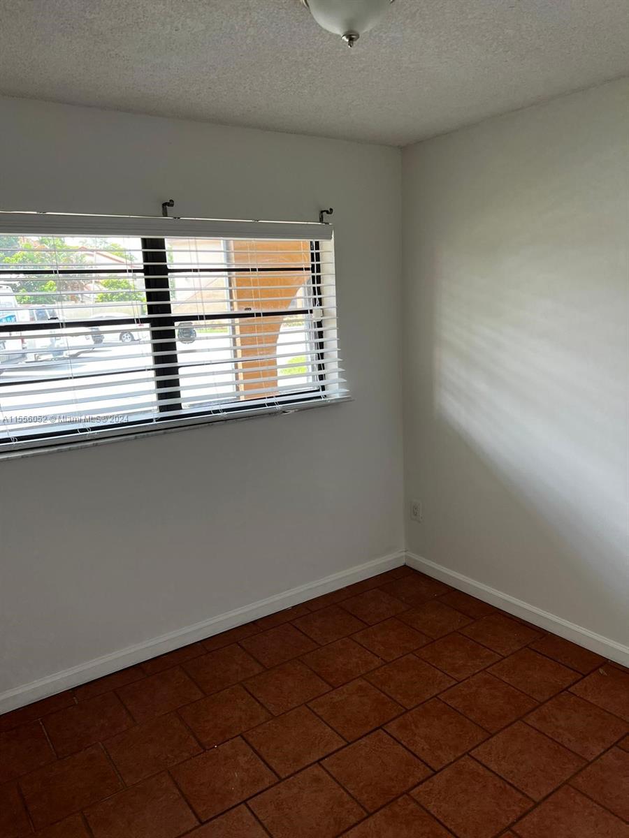 18240 Mediterranean Blvd # 11 Unit: 1-11