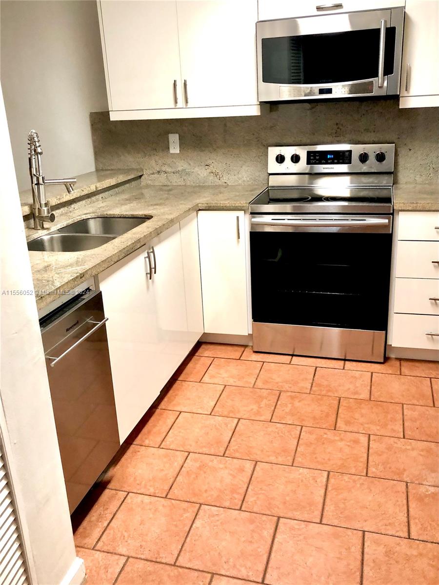 18240 Mediterranean Blvd # 11 Unit: 1-11