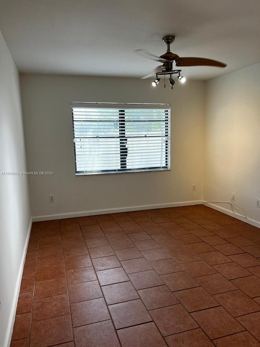 18240 Mediterranean Blvd # 11 Unit: 1-11