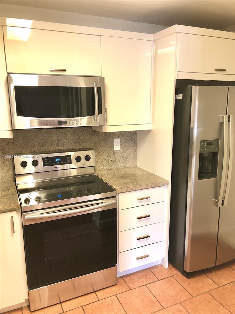 18240 Mediterranean Blvd # 11 Unit: 1-11