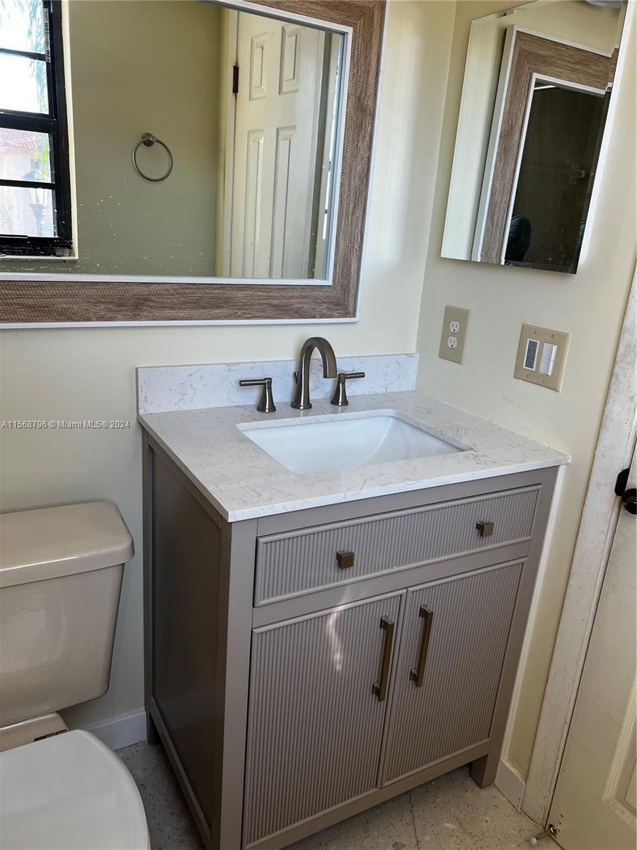 18260 Mediterranean Blvd # 9 Unit: 8-9