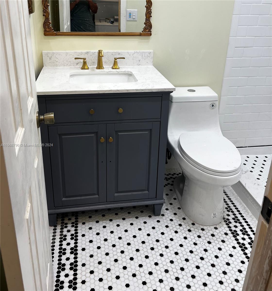 18260 Mediterranean Blvd # 9 Unit: 8-9