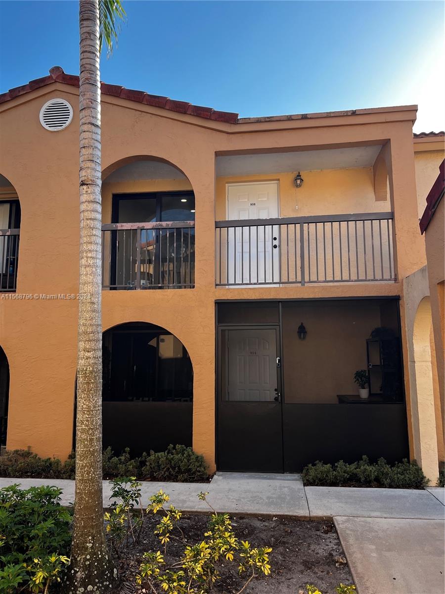 18260 Mediterranean Blvd # 9 Unit: 8-9