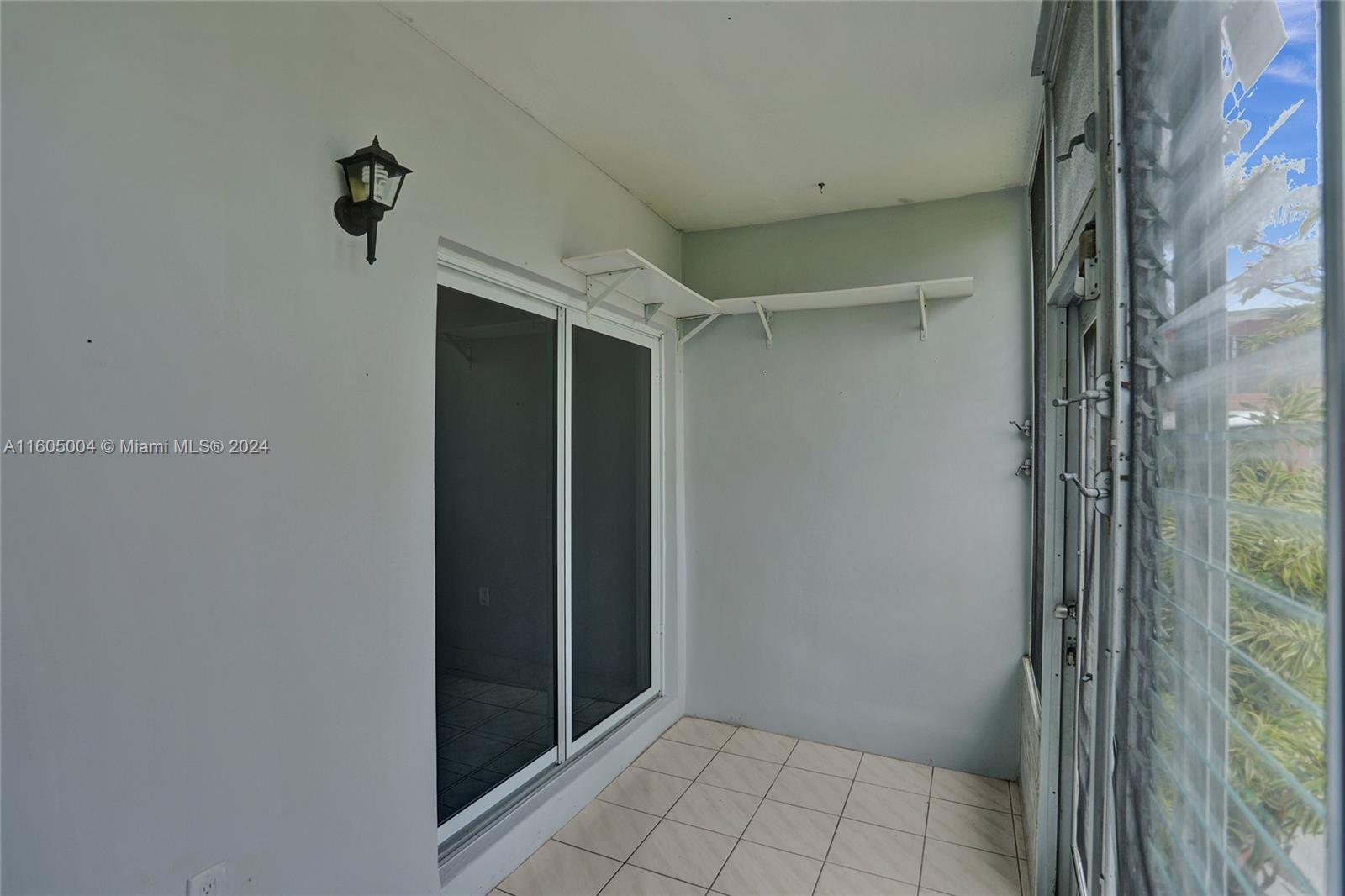 1560 NE 127th St # 110