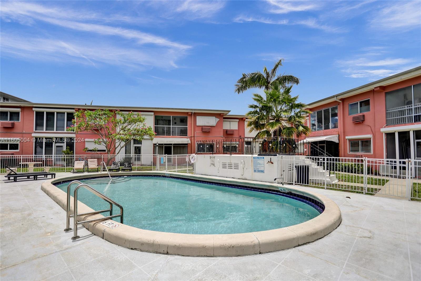 1560 NE 127th St # 110