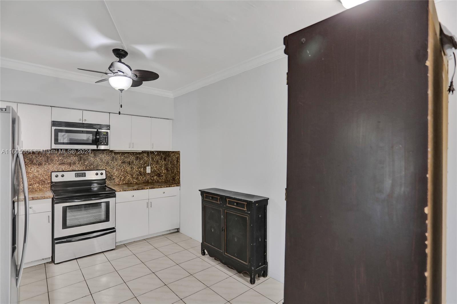 1560 NE 127th St # 110