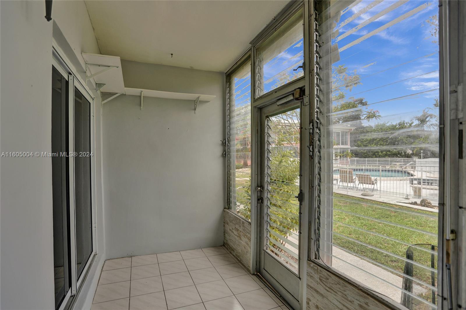 1560 NE 127th St # 110