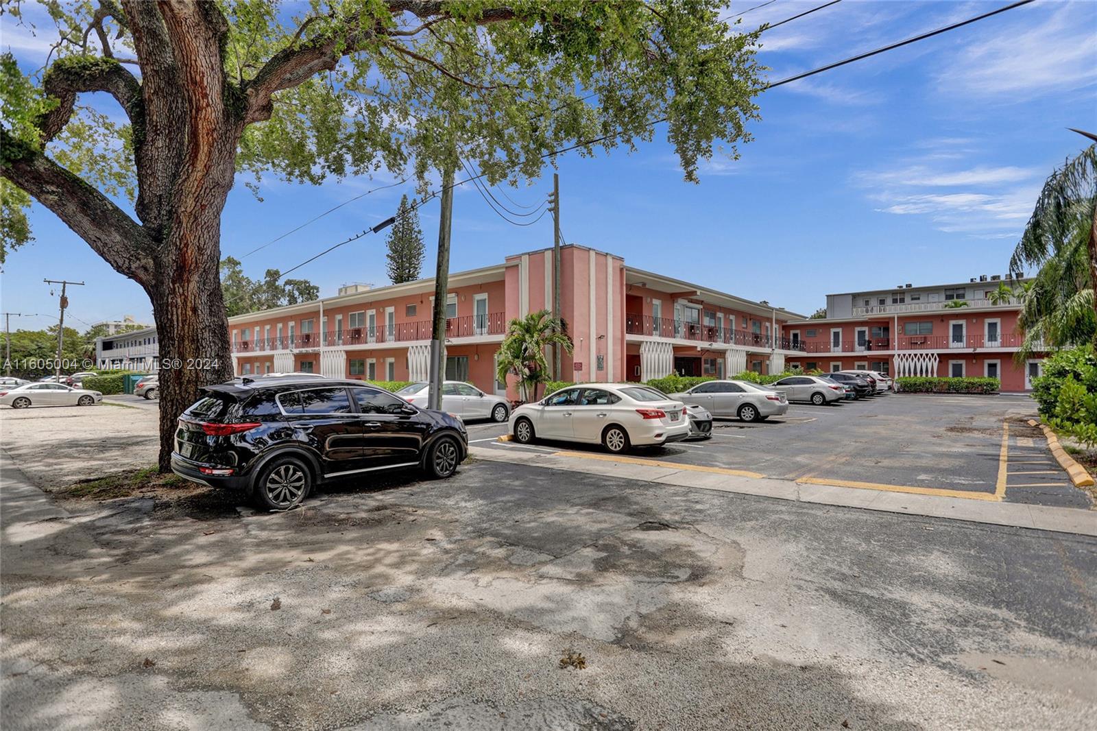 1560 NE 127th St # 110