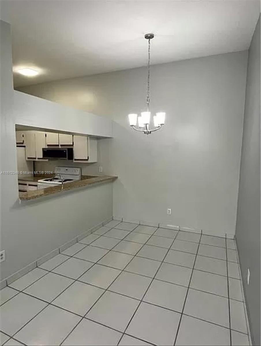 18246 Mediterranean Blvd # 10 Unit: 6-10