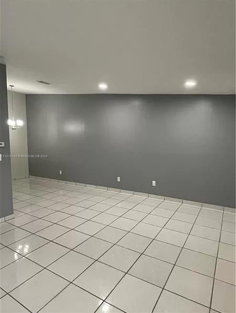 18246 Mediterranean Blvd # 10 Unit: 6-10