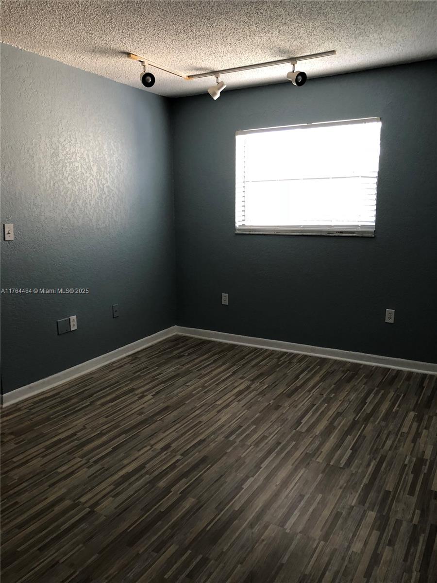 142 SW 18th Ave # 25