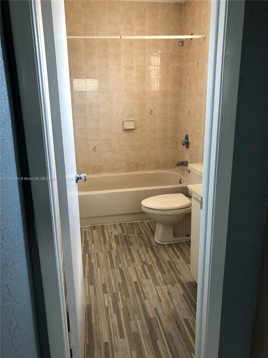 142 SW 18th Ave # 25