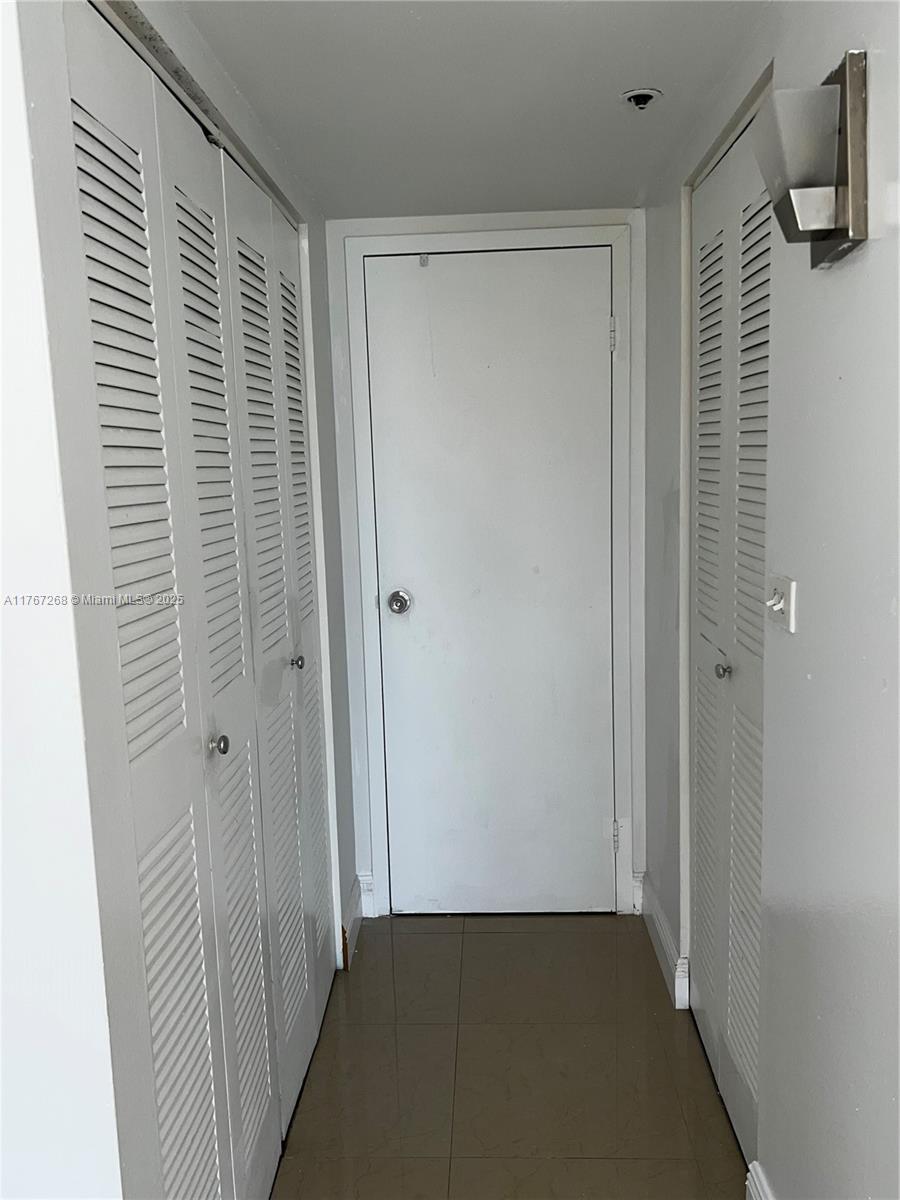 7601 E Treasure Dr # 722