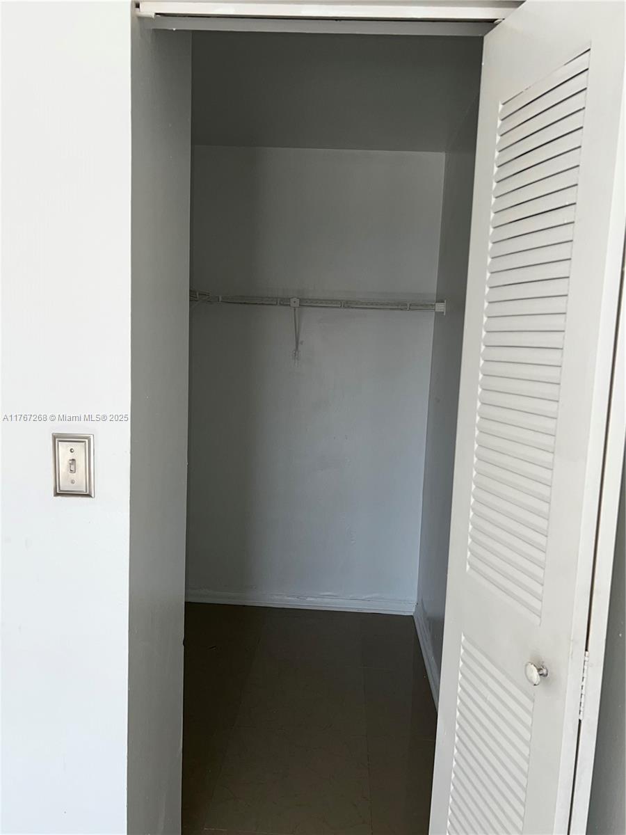 7601 E Treasure Dr # 722