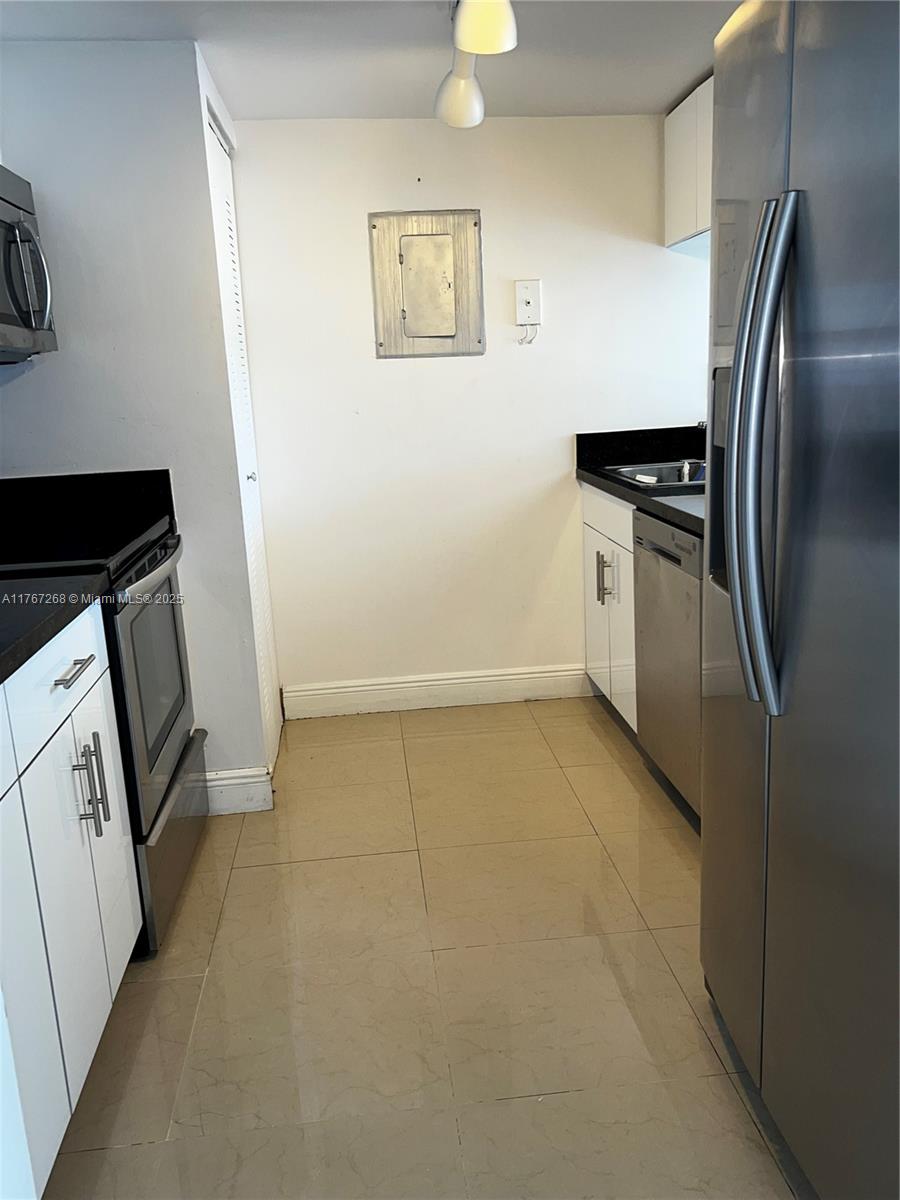 7601 E Treasure Dr # 722