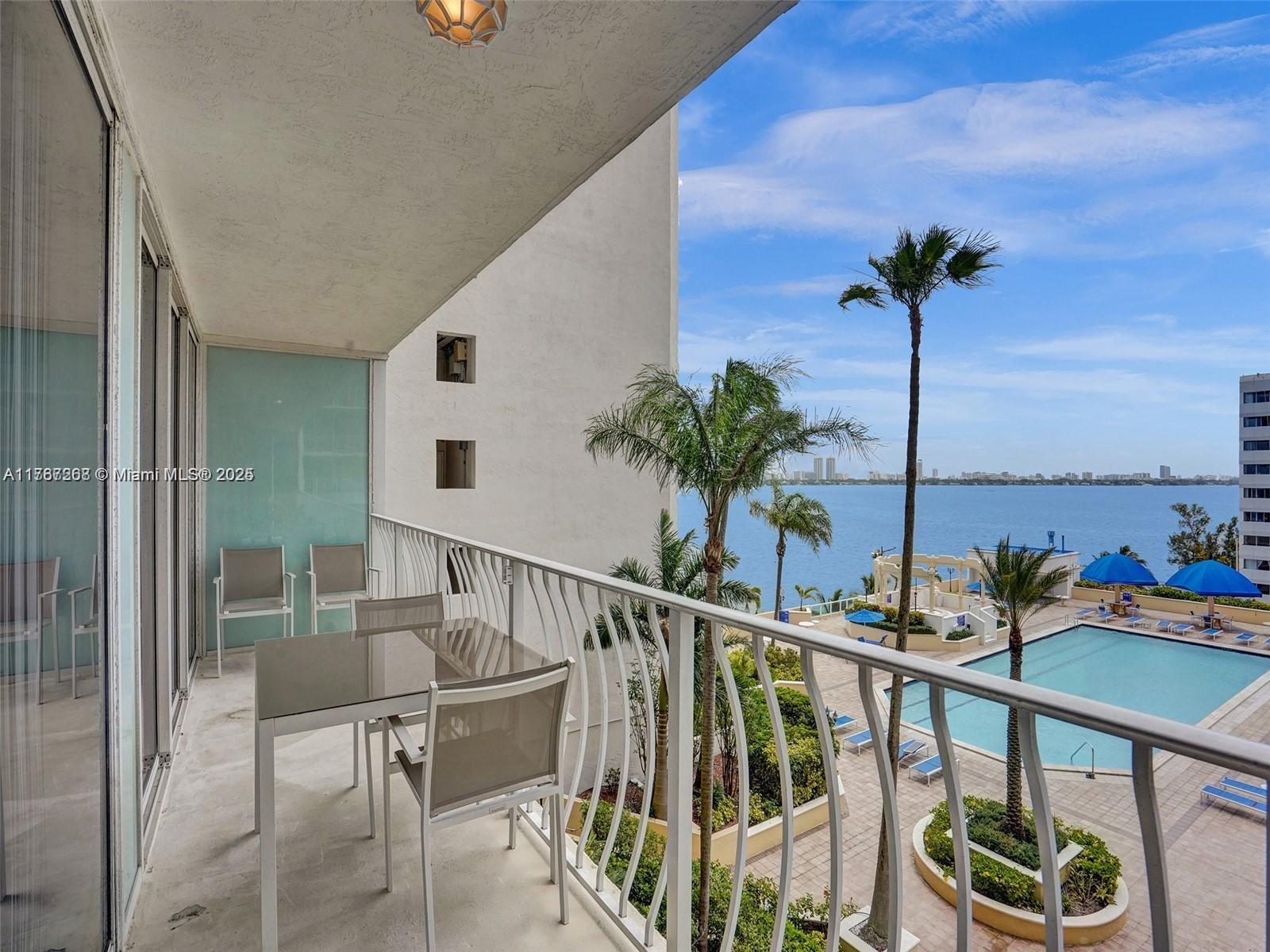 7601 E Treasure Dr # 722