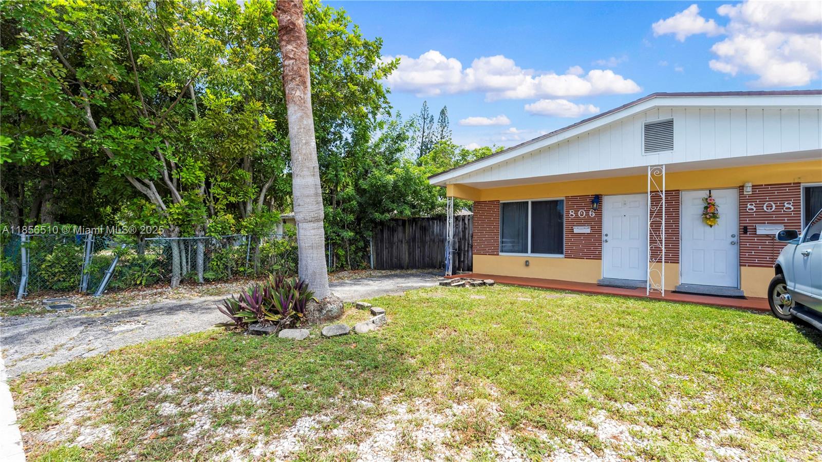 806 N 24th Ave # 806
