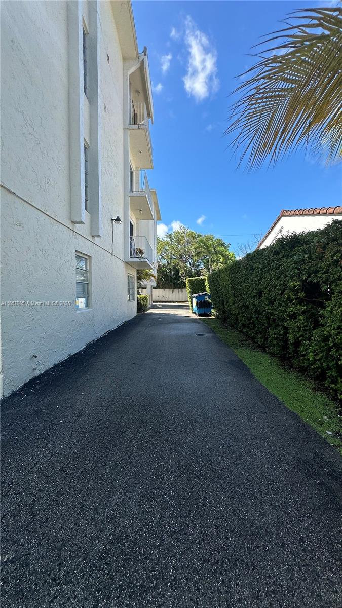 2138 SW 6th St # 102