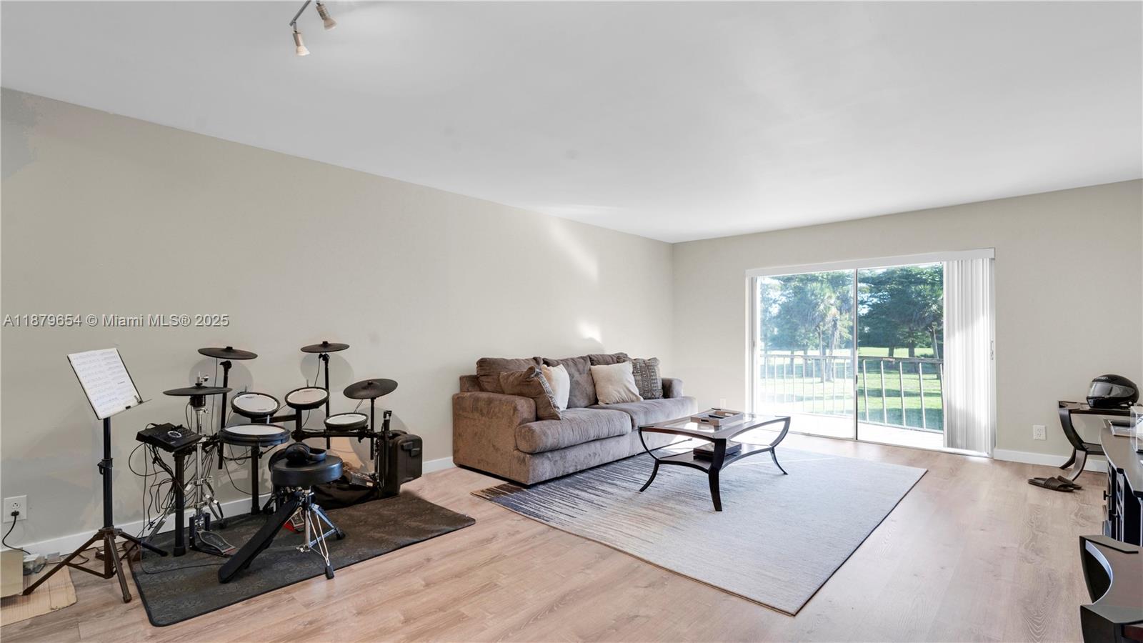 6301 N Falls Cir Dr # 206