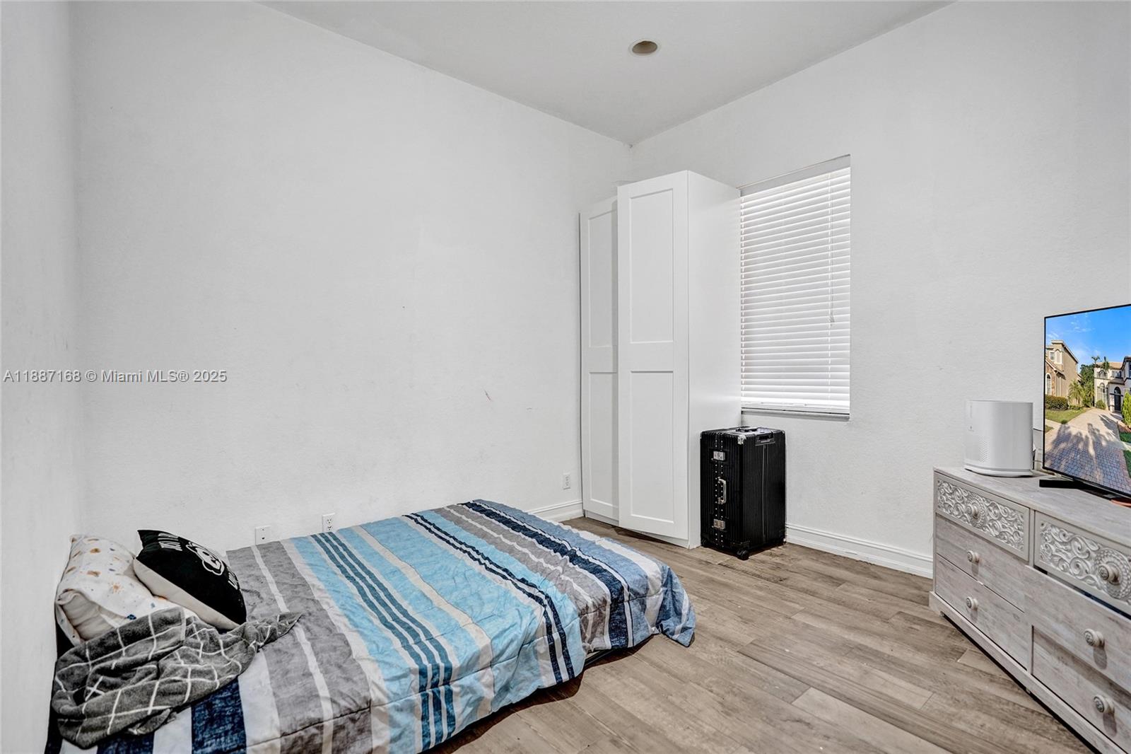 8824 Cobblestone Point Cir