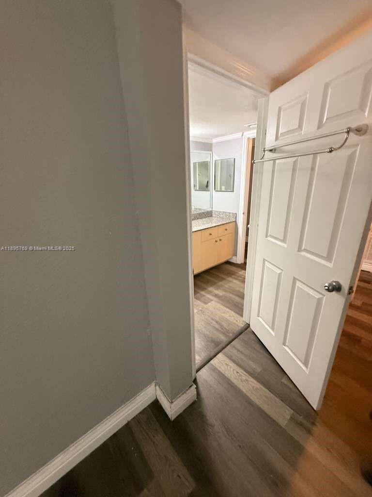 2516 Centergate Dr # 306