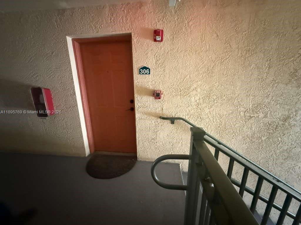 2516 Centergate Dr # 306