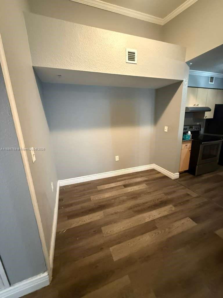 2516 Centergate Dr # 306