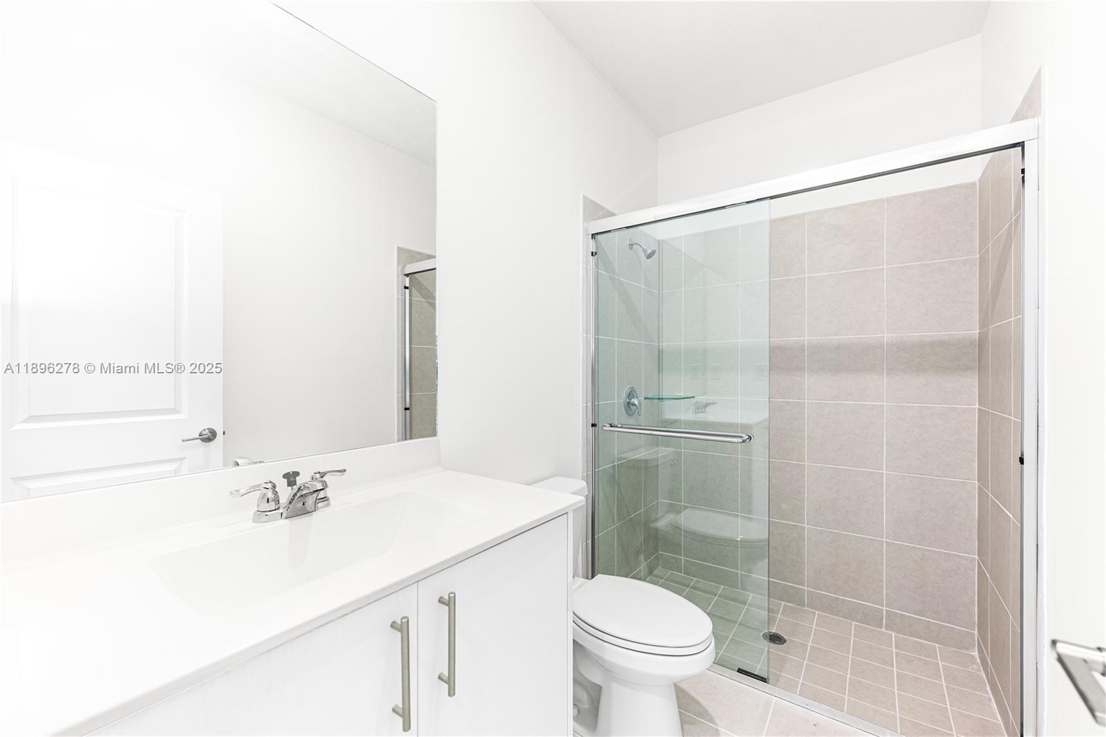 2232 SE 30th St Unit: .