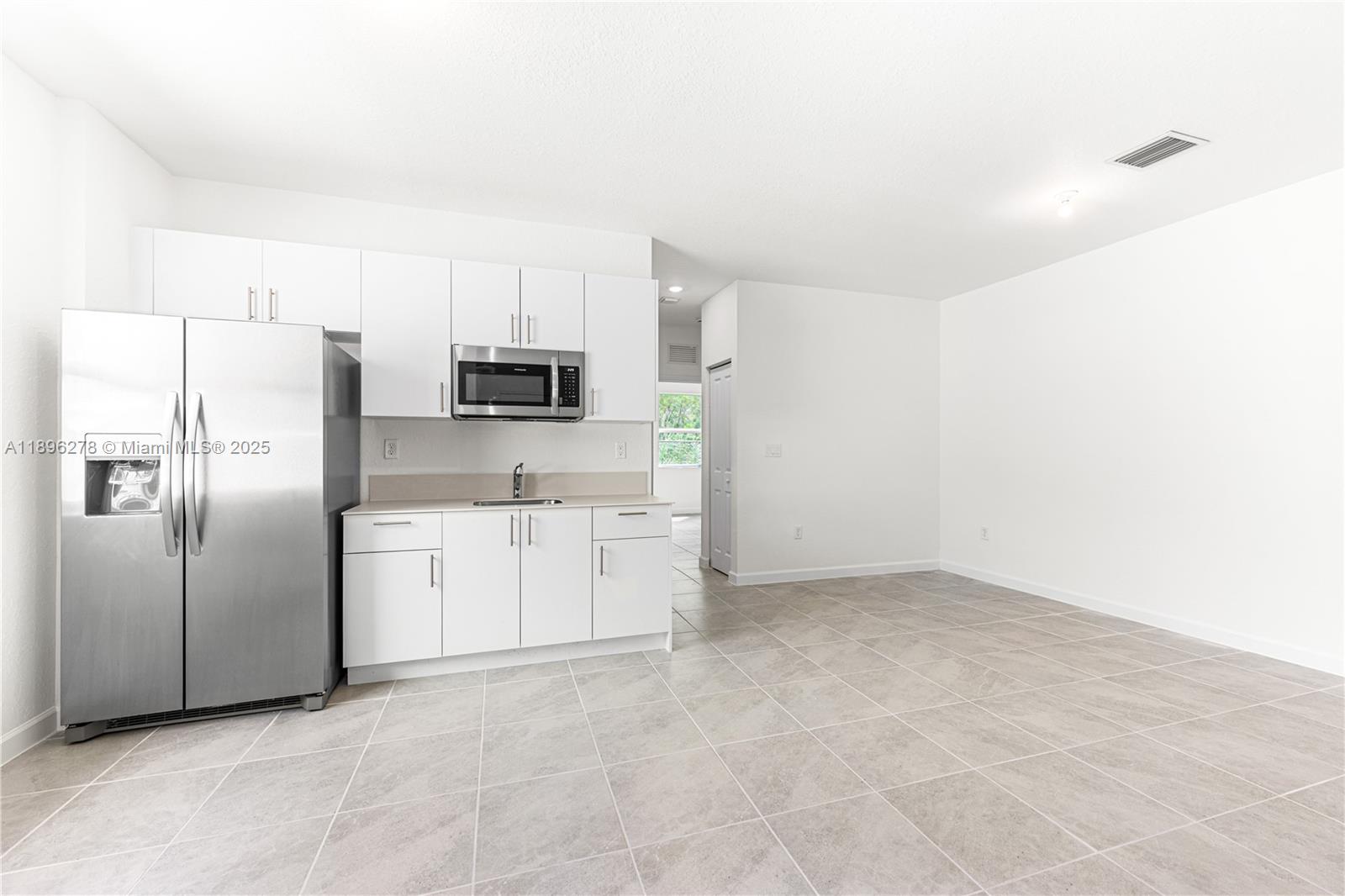 2232 SE 30th St Unit: .